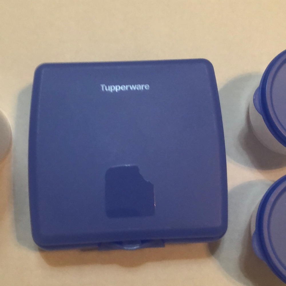 NWT/NWOT Tupperware Lunch Set - Picture 5 of 6